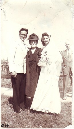 larry/elizabethcastellan/mary